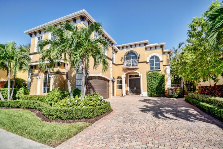 6221 Via Venetia North